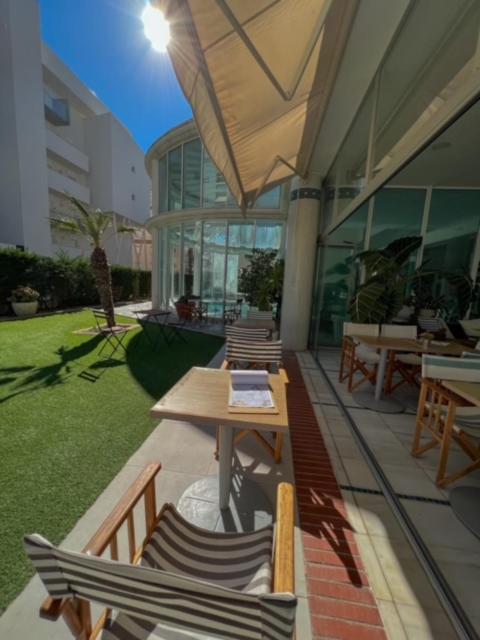 Hotel & Apartaments Thalassa Sport & Spa Roses Exterior photo