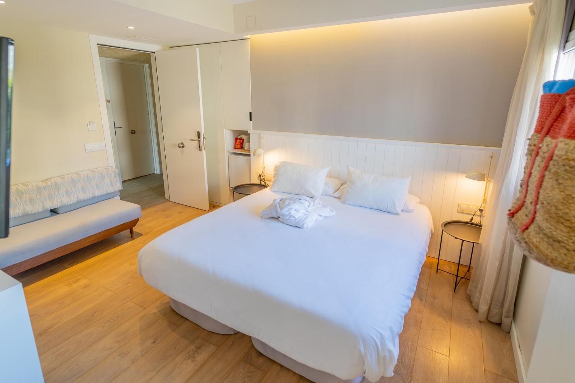 Hotel & Apartaments Thalassa Sport & Spa Roses Exterior photo